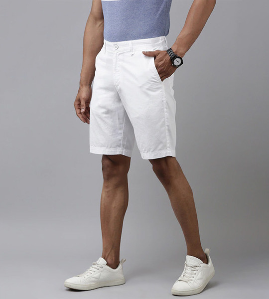 Men White Solid Low-Rise Regular Shorts